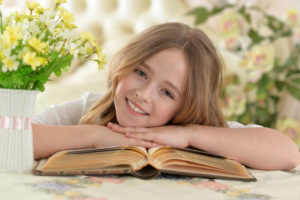 Во сколько лет начинать учить ребенка читать?